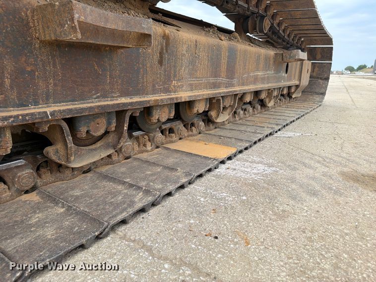 image for item FI0319 2009 Komatsu PC220LC-8 excavator