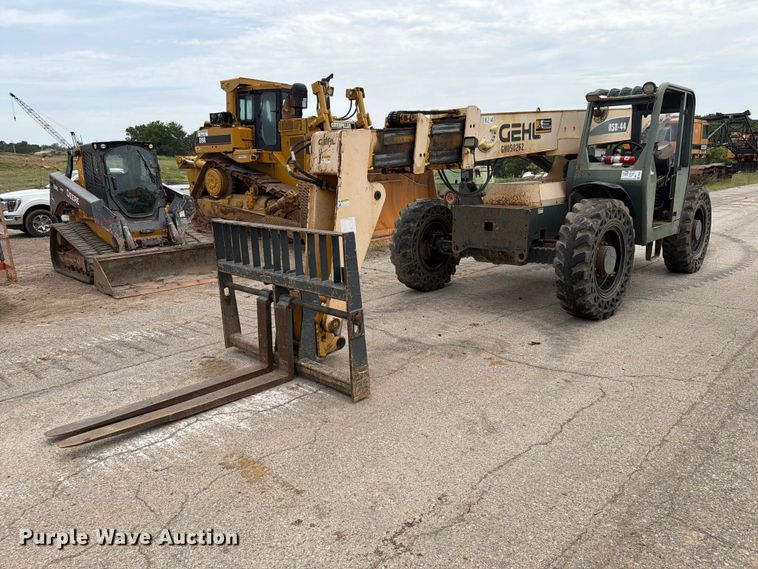 Gehl RS8-44 telehandler