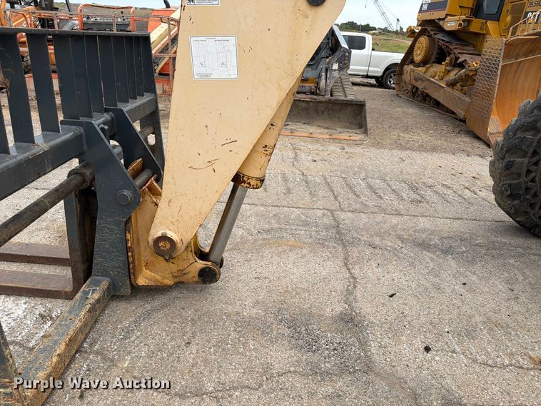 image for item FI0320 Gehl RS8-44 telehandler