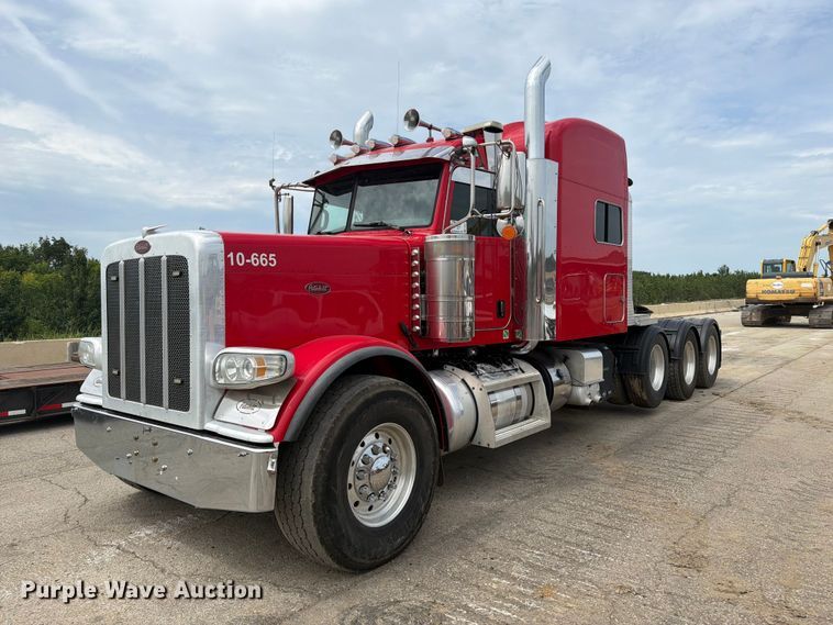 2018 Peterbilt 389 semi truck