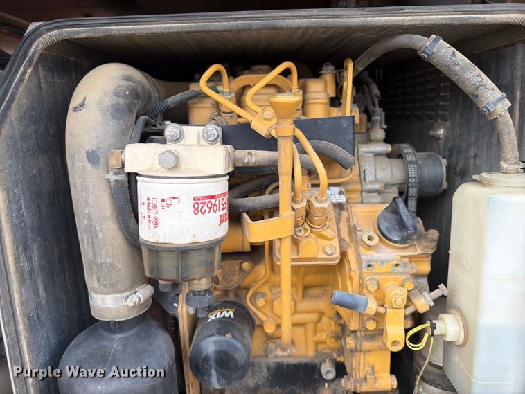 image for item FI0321 2018 Peterbilt 389 semi truck