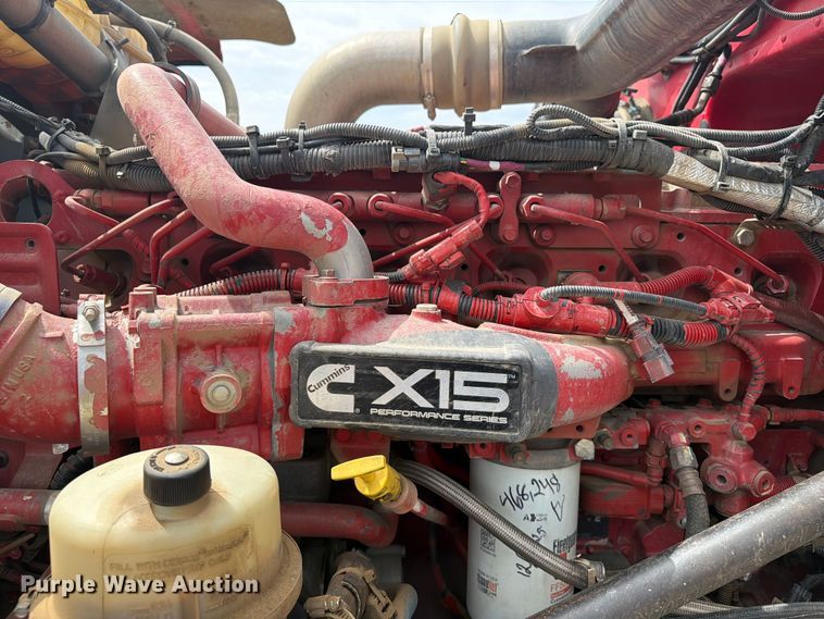image for item FI0321 2018 Peterbilt 389 semi truck