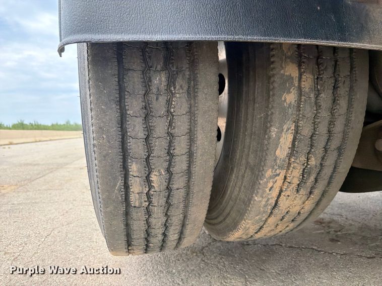image for item FI0321 2018 Peterbilt 389 semi truck