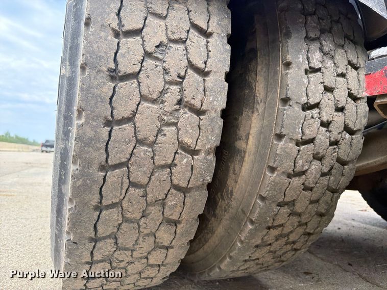 image for item FI0321 2018 Peterbilt 389 semi truck