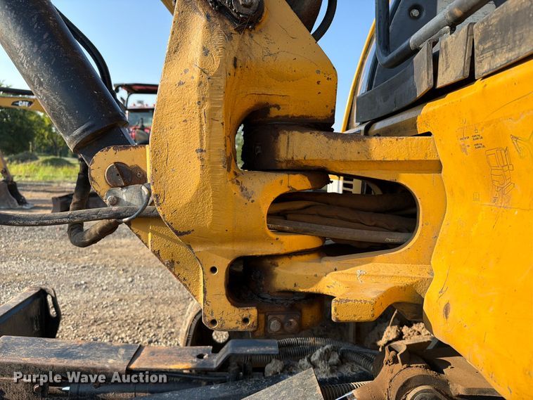 image for item FI0333 2012 Caterpillar 304D CR mini excavator