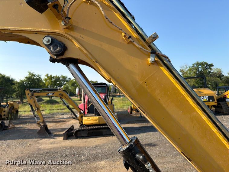 image for item FI0333 2012 Caterpillar 304D CR mini excavator