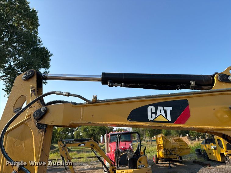 image for item FI0333 2012 Caterpillar 304D CR mini excavator