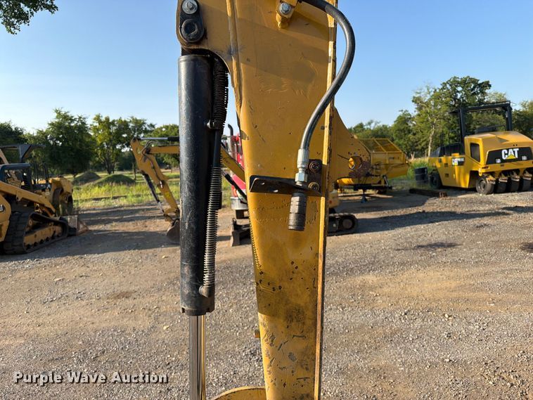 image for item FI0333 2012 Caterpillar 304D CR mini excavator