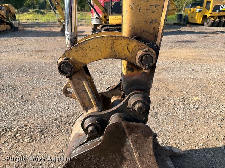 image for item FI0333 2012 Caterpillar 304D CR mini excavator