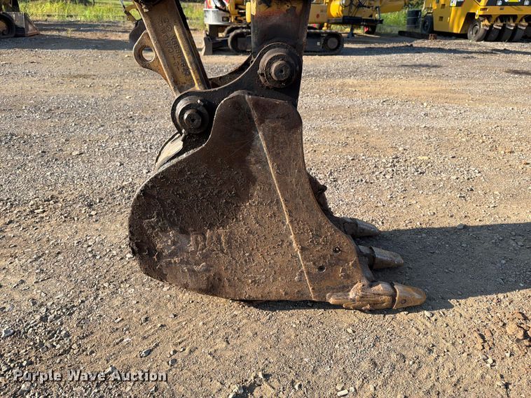image for item FI0333 2012 Caterpillar 304D CR mini excavator