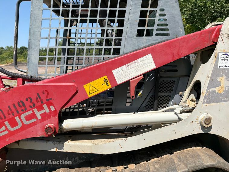 image for item FI0334 2015 Takeuchi TL8 tracked skid steer loader