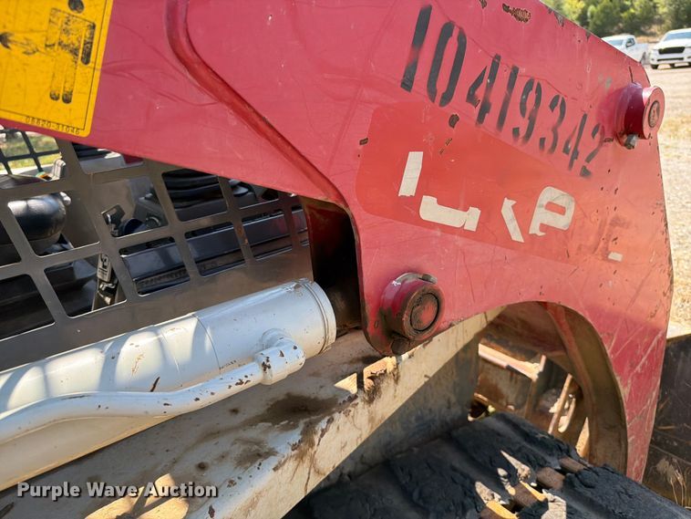 image for item FI0334 2015 Takeuchi TL8 tracked skid steer loader