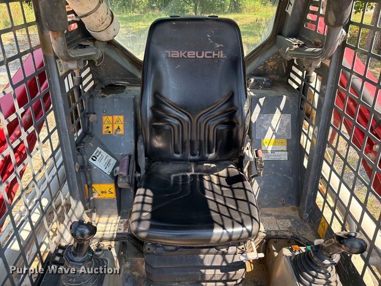 image for item FI0334 2015 Takeuchi TL8 tracked skid steer loader