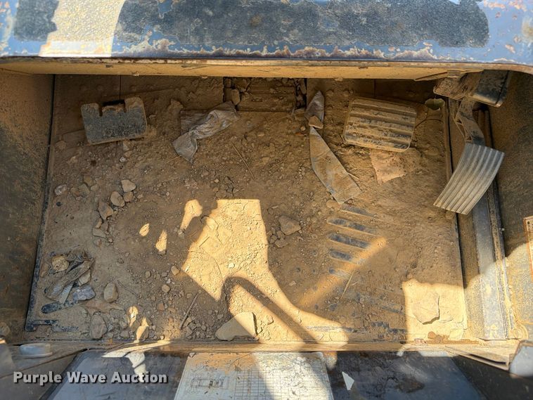 image for item FI0334 2015 Takeuchi TL8 tracked skid steer loader