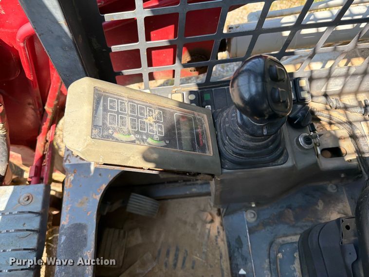 image for item FI0334 2015 Takeuchi TL8 tracked skid steer loader