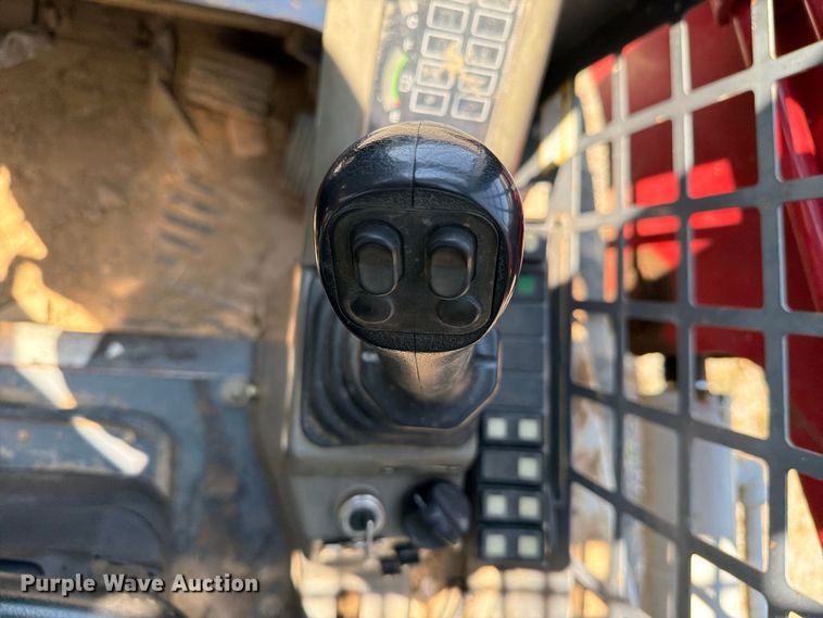 image for item FI0334 2015 Takeuchi TL8 tracked skid steer loader