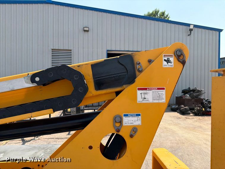 image for item FI0337 2016 Haulotte 3632T boom lift