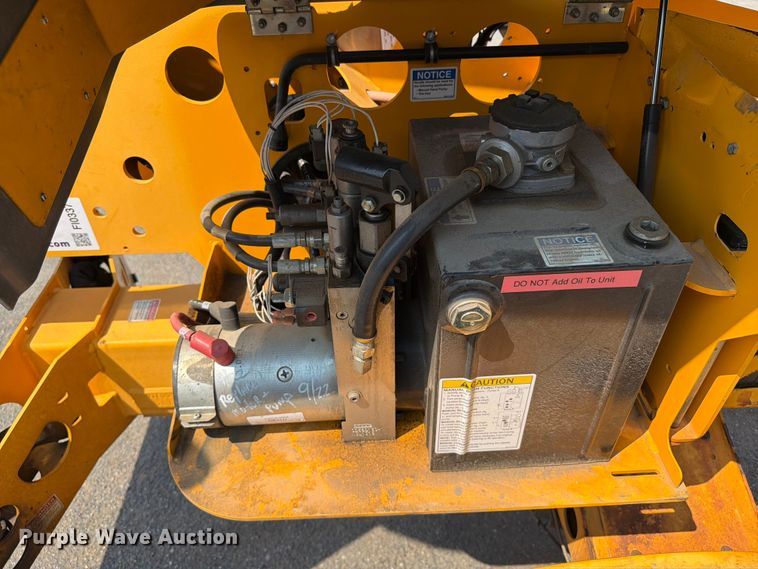 image for item FI0337 2016 Haulotte 3632T boom lift