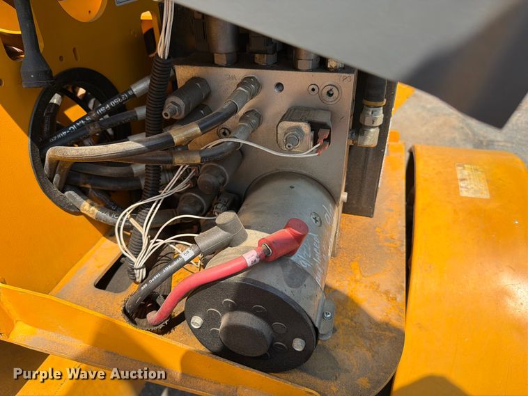 image for item FI0337 2016 Haulotte 3632T boom lift