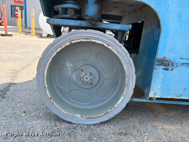 image for item FI0338 Genie GS-2632 scissor lift
