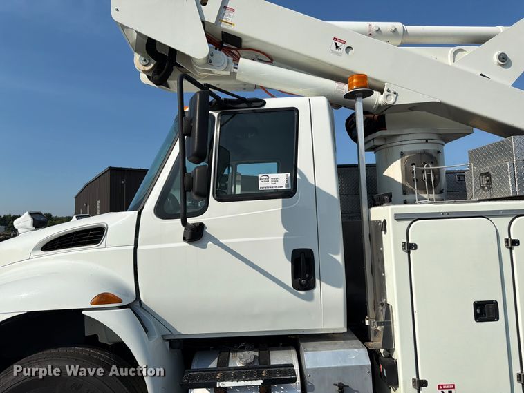 image for item FK3033 2017 International 4300 bucket truck