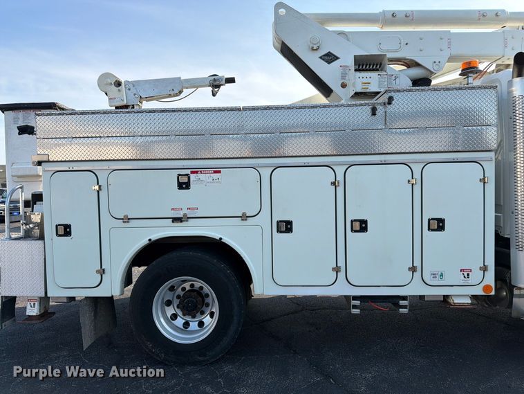 image for item FK3033 2017 International 4300 bucket truck