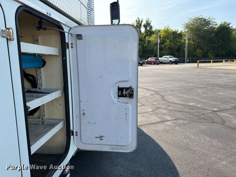 image for item FK3033 2017 International 4300 bucket truck