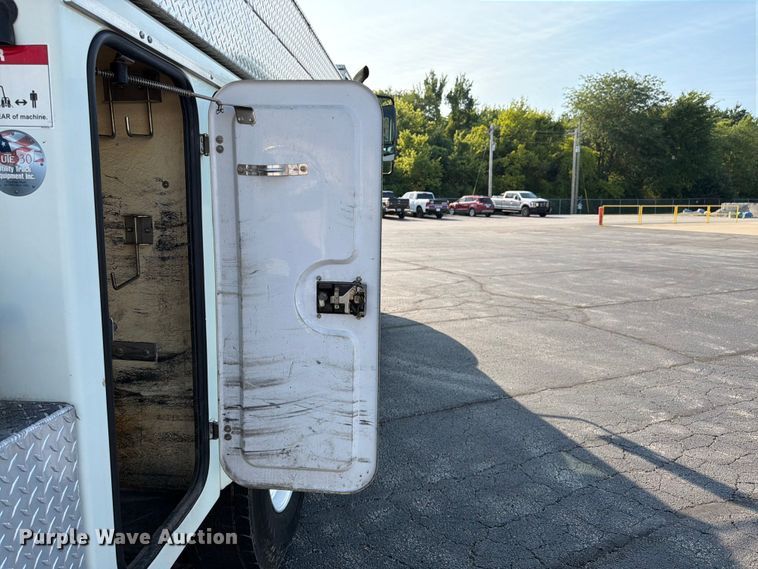 image for item FK3033 2017 International 4300 bucket truck