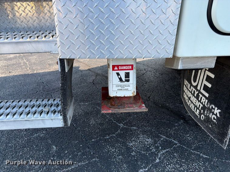 image for item FK3033 2017 International 4300 bucket truck