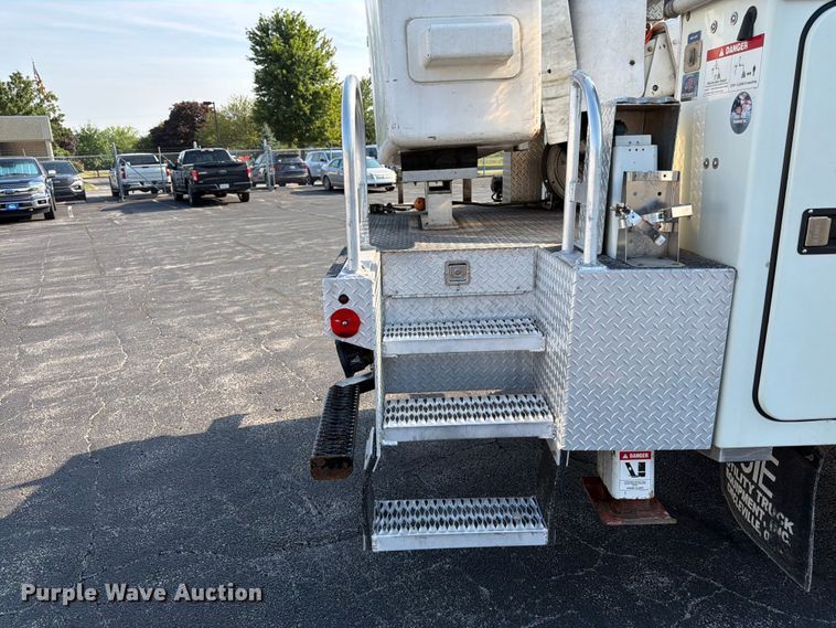 image for item FK3033 2017 International 4300 bucket truck