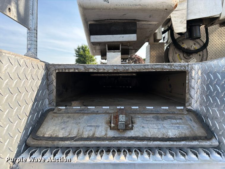 image for item FK3033 2017 International 4300 bucket truck