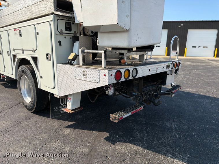 image for item FK3033 2017 International 4300 bucket truck