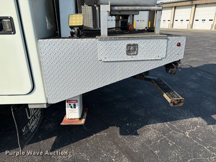 image for item FK3033 2017 International 4300 bucket truck