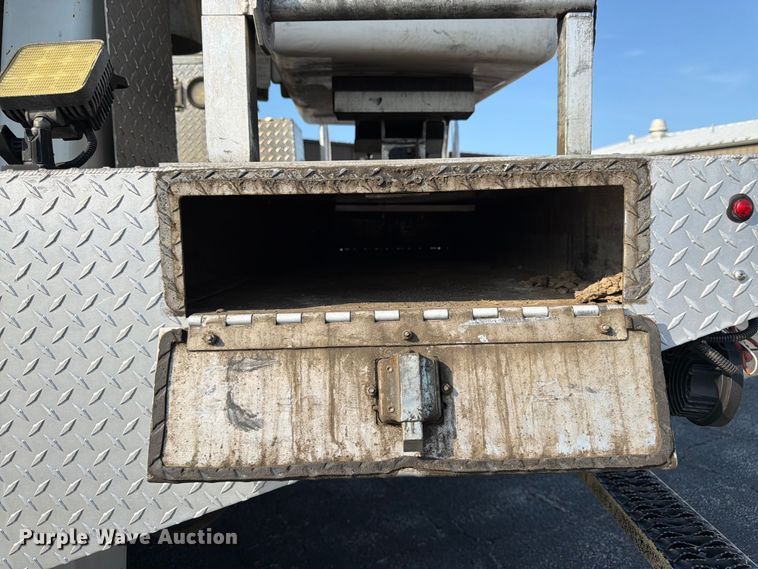 image for item FK3033 2017 International 4300 bucket truck