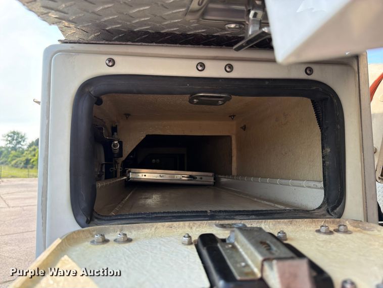 image for item FK3033 2017 International 4300 bucket truck