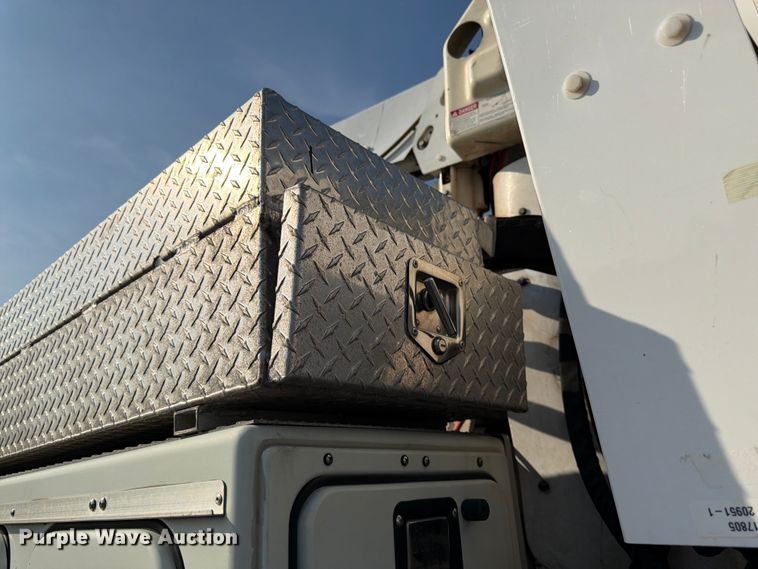 image for item FK3033 2017 International 4300 bucket truck