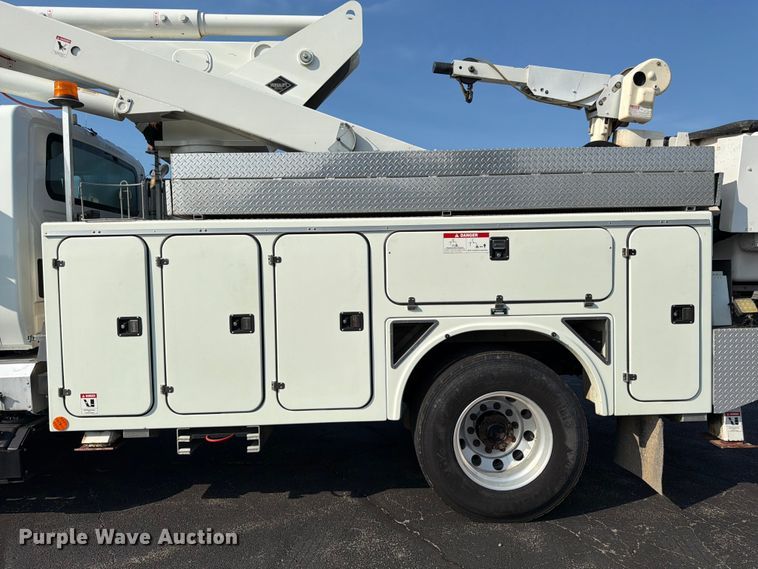 image for item FK3033 2017 International 4300 bucket truck