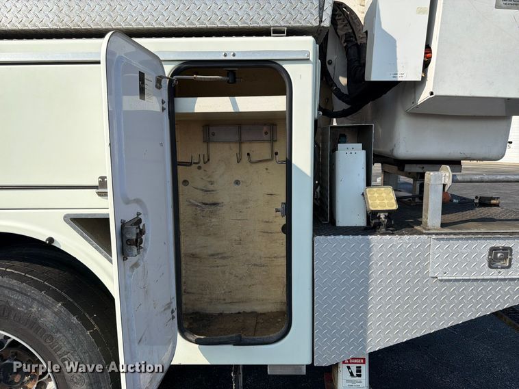 image for item FK3033 2017 International 4300 bucket truck