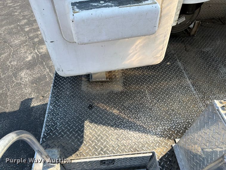 image for item FK3033 2017 International 4300 bucket truck