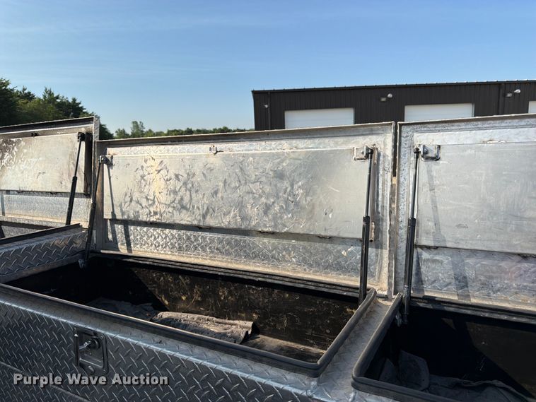 image for item FK3033 2017 International 4300 bucket truck