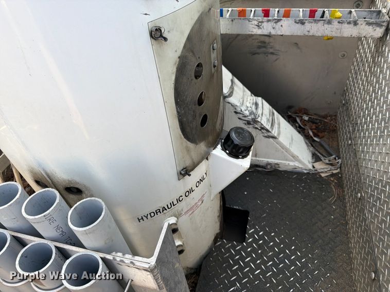 image for item FK3033 2017 International 4300 bucket truck