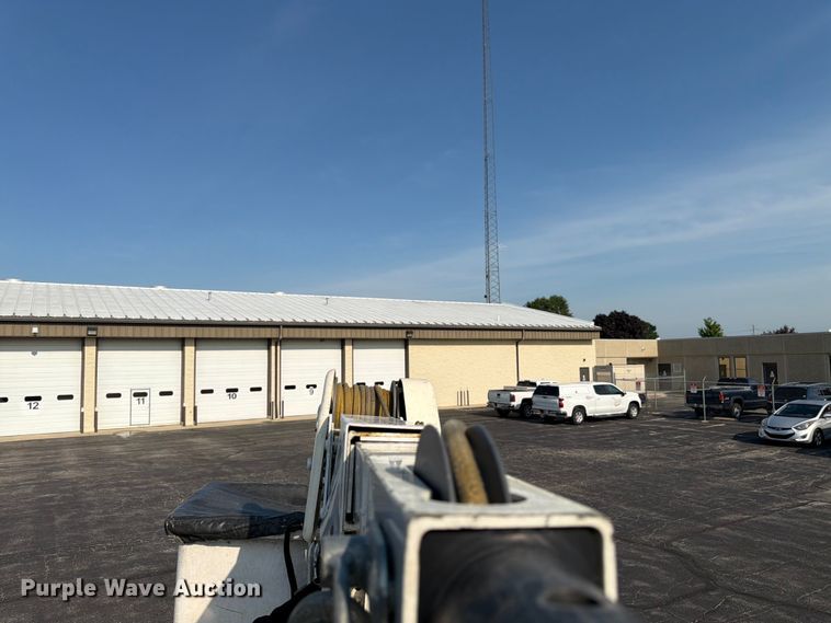 image for item FK3033 2017 International 4300 bucket truck
