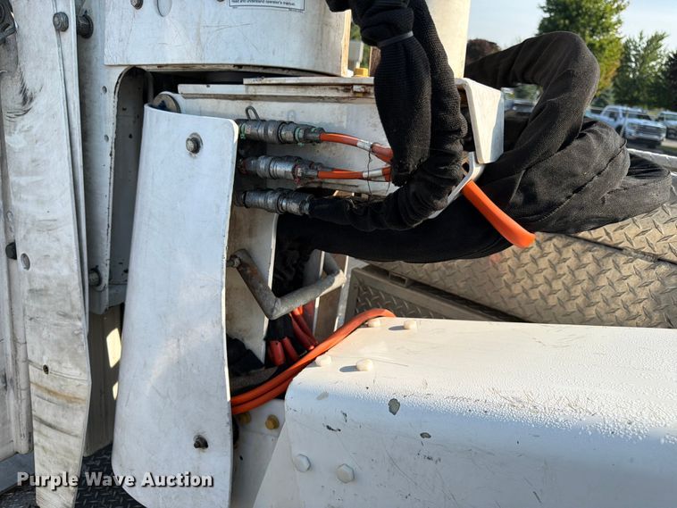 image for item FK3033 2017 International 4300 bucket truck