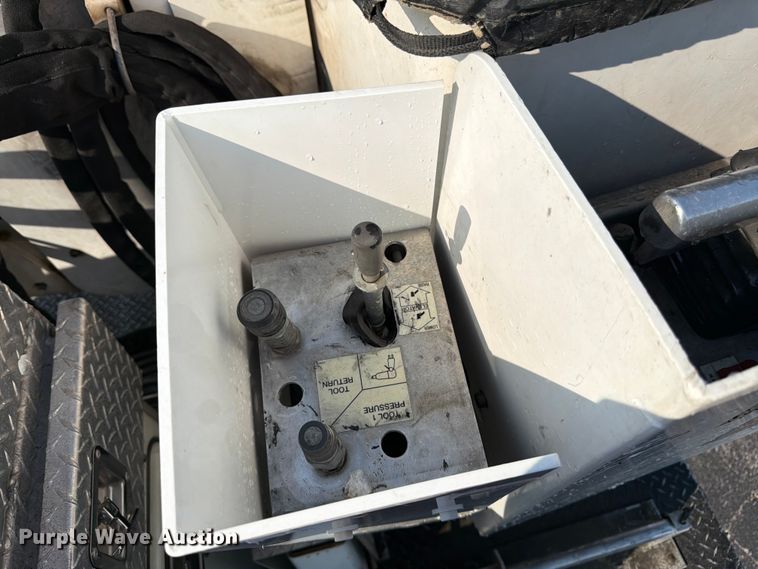 image for item FK3033 2017 International 4300 bucket truck