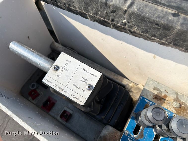 image for item FK3033 2017 International 4300 bucket truck
