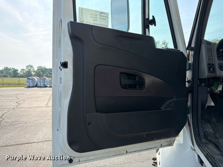image for item FK3033 2017 International 4300 bucket truck