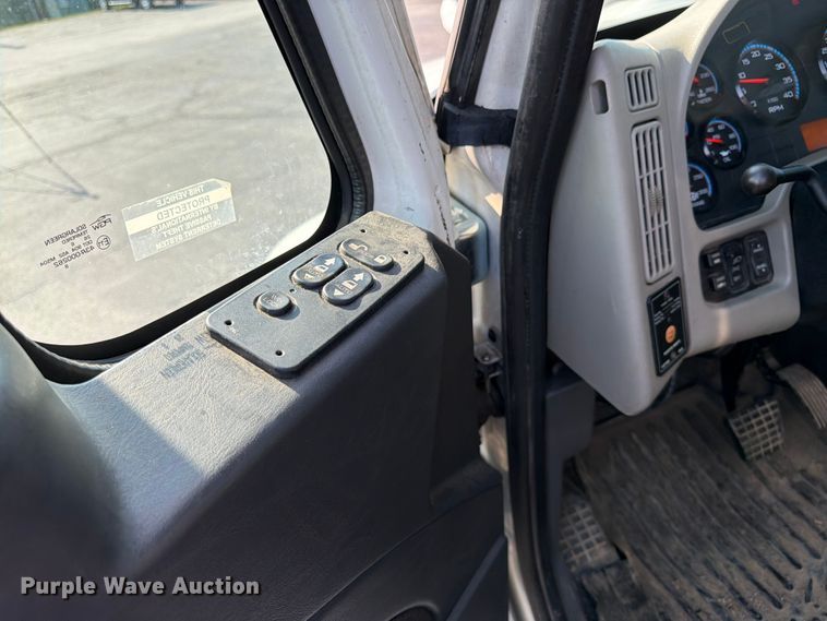 image for item FK3033 2017 International 4300 bucket truck