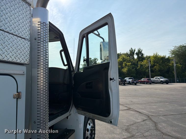 image for item FK3033 2017 International 4300 bucket truck