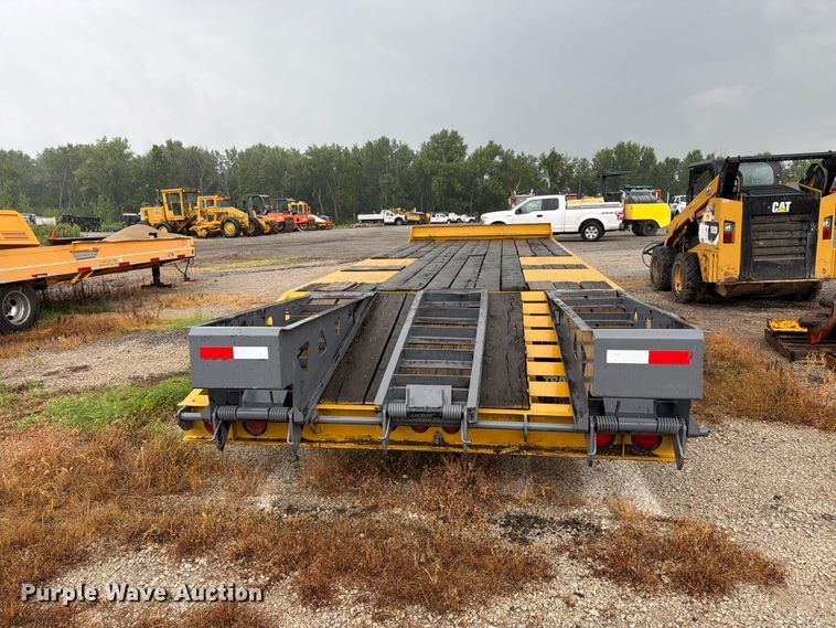 image for item FK3166 2001 Trail King TK20-2500 equipment trailer