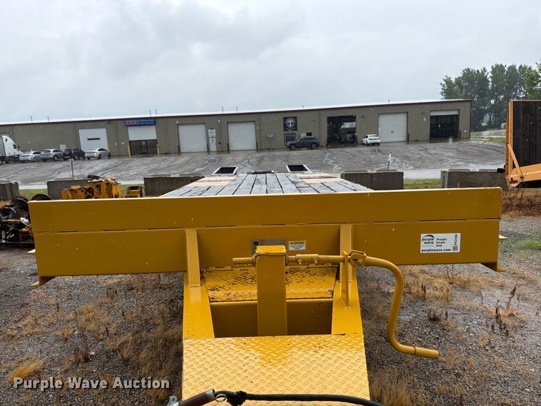 image for item FK3166 2001 Trail King TK20-2500 equipment trailer